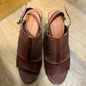 NWOT Lucky Brand sandal